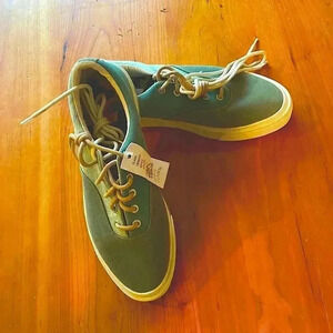 Converse sneakers size 10, light green NWT